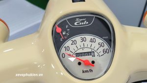 Honda Super Cub 50 màu be Nhật Bản
