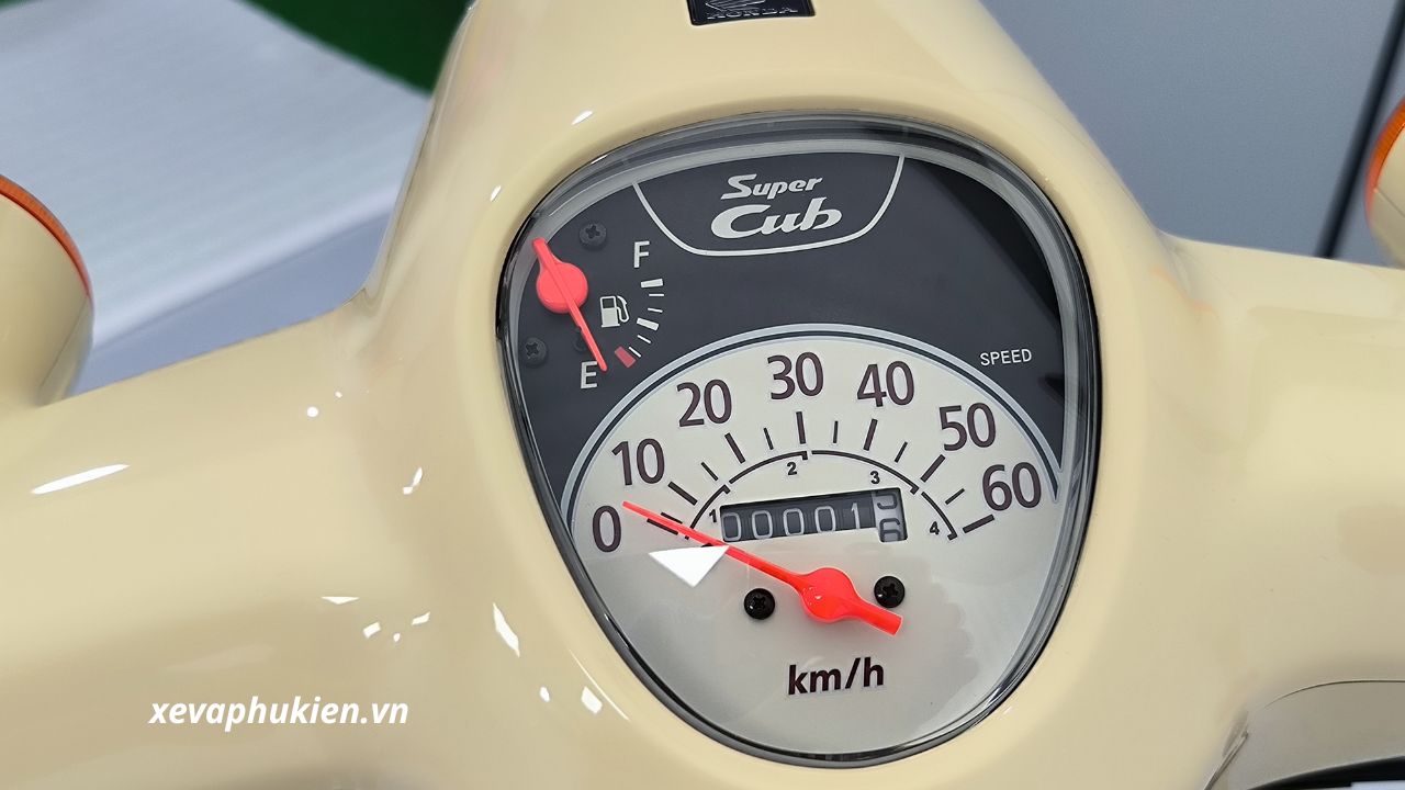 honda-super-cub-50-nhat-ban-xevaphukien (12) Honda Super Cub 50 màu be Nhật Bản