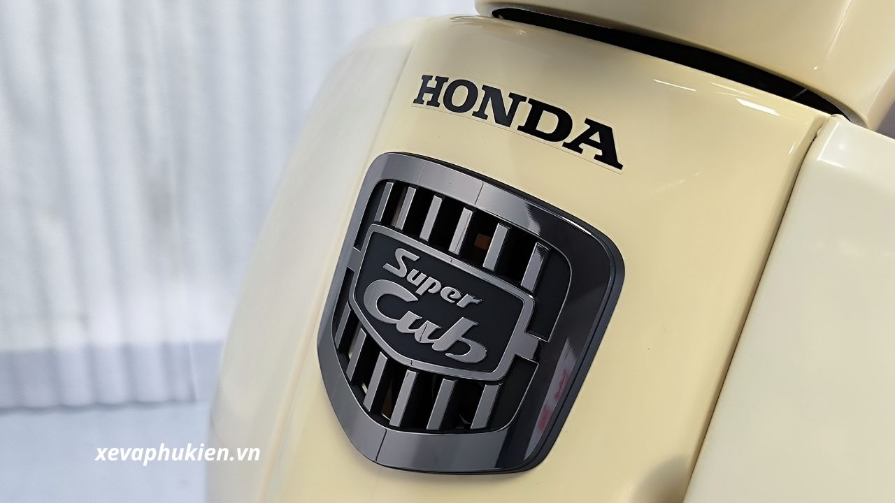 Honda Super Cub 50 màu be Nhật Bản