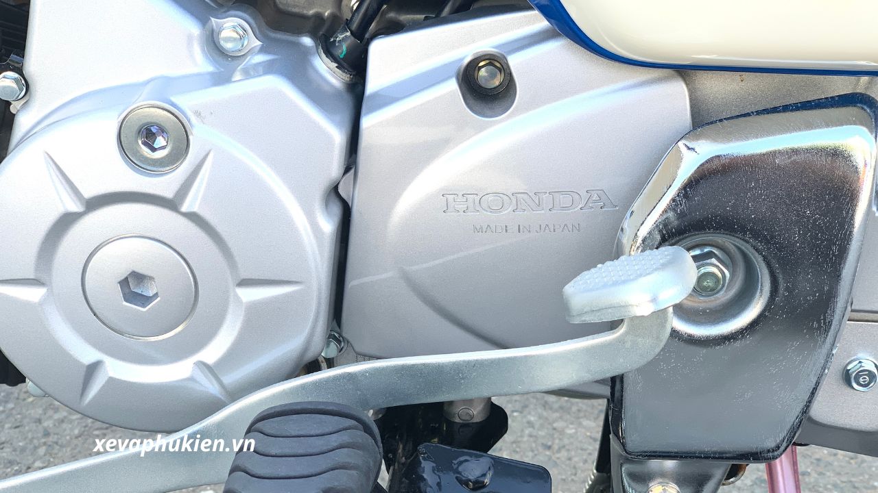 Honda Super Cub 50 màu xanh dương Nhật Bản