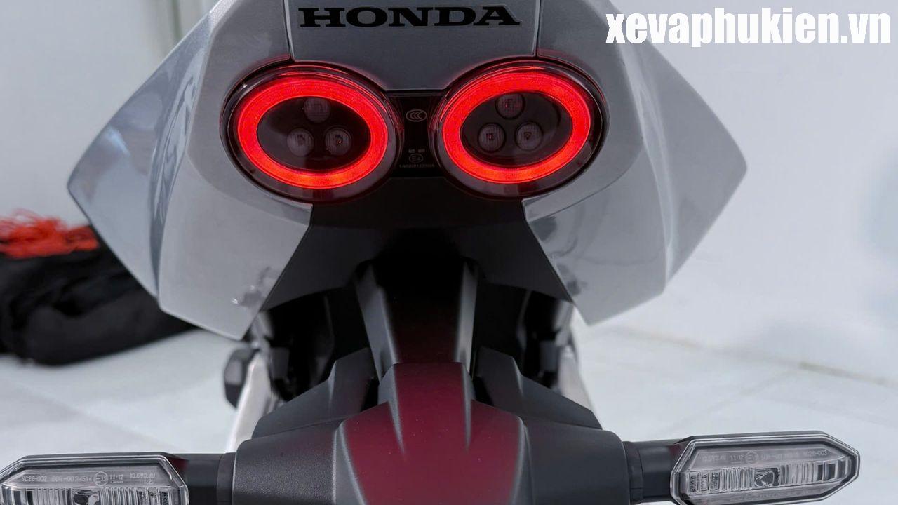 Honda CB500SF Super Four