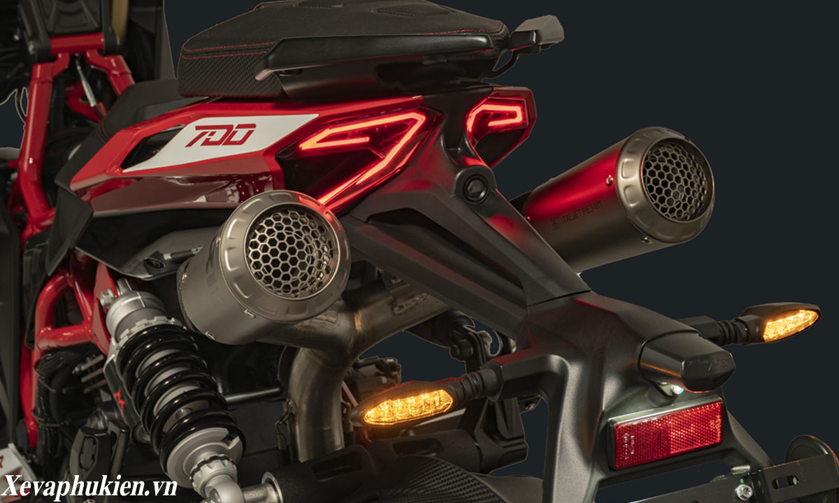 italjet-dragster-700-twin-premium-edition-1