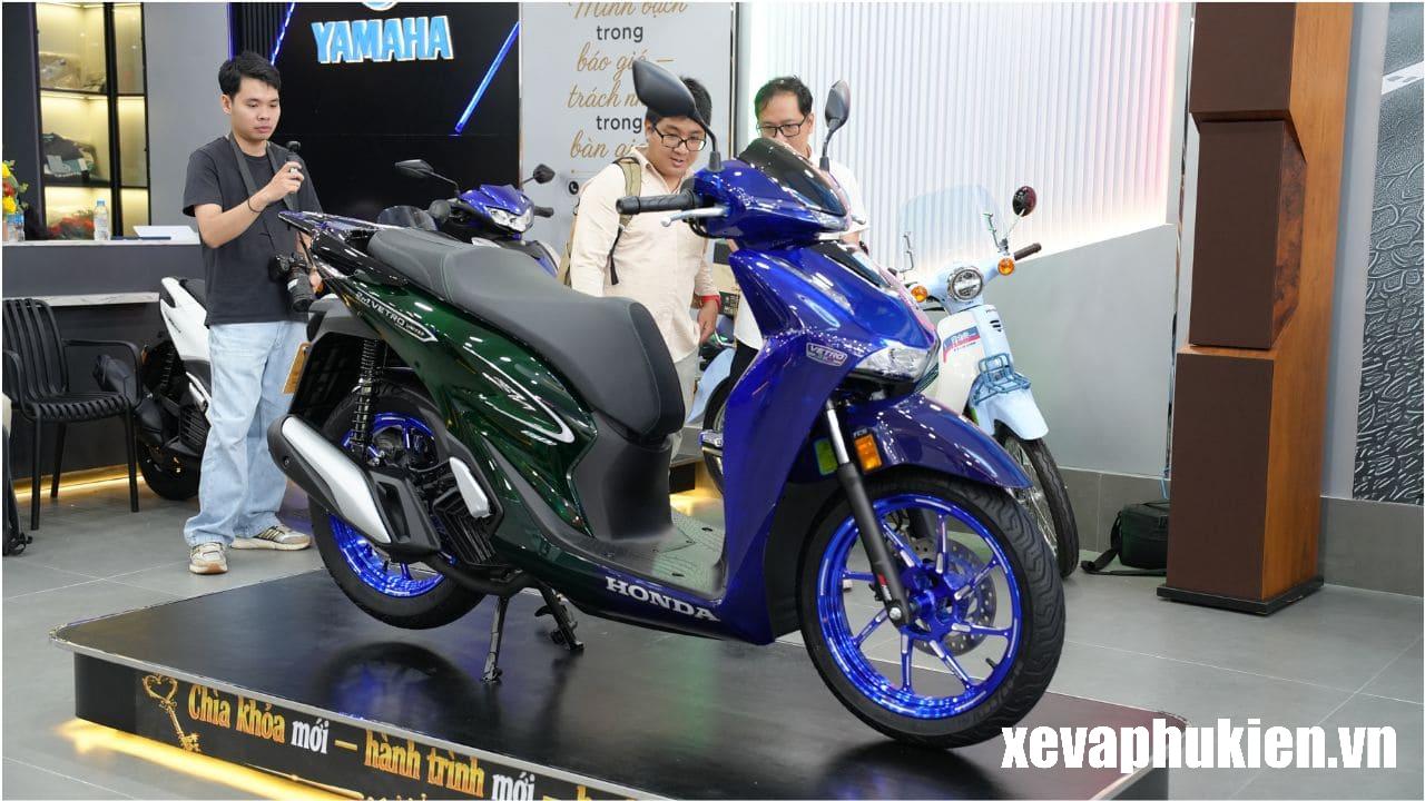Honda SH150i Italy Super Vetro 2 in 1
