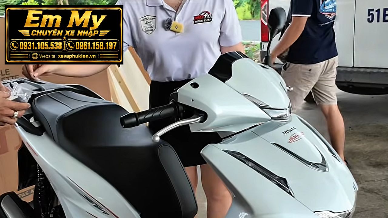 Quá trình giao SH Ý 2026 New Concept Design đến tận tay anh khách láng biển cùng Moto Đồng Tháp