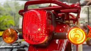 Honda Super Cub 50 Hello Kitty Nhật Bản